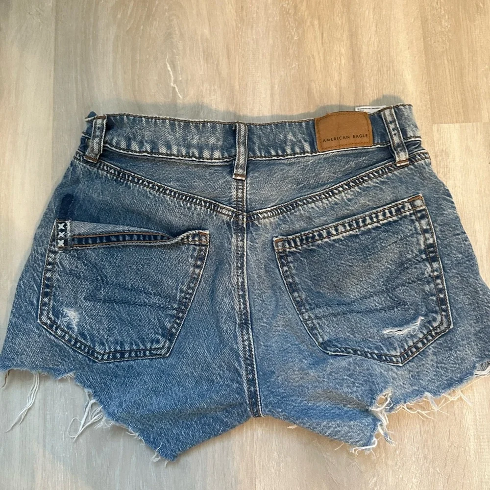 American Eagle 90’s Boyfriend Women Shorts- Size 00 - Picture 2 of 5